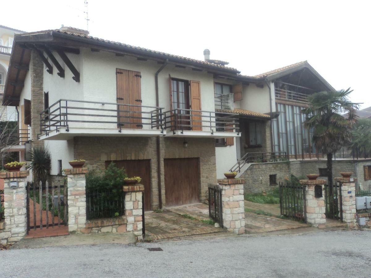 Villa Lilly Фалконара Маритима Екстериор снимка